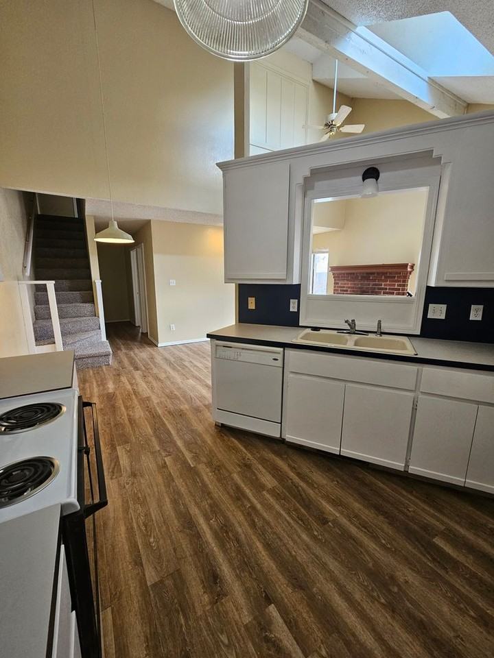 217 Monticello Rd - Photo 5 of 17