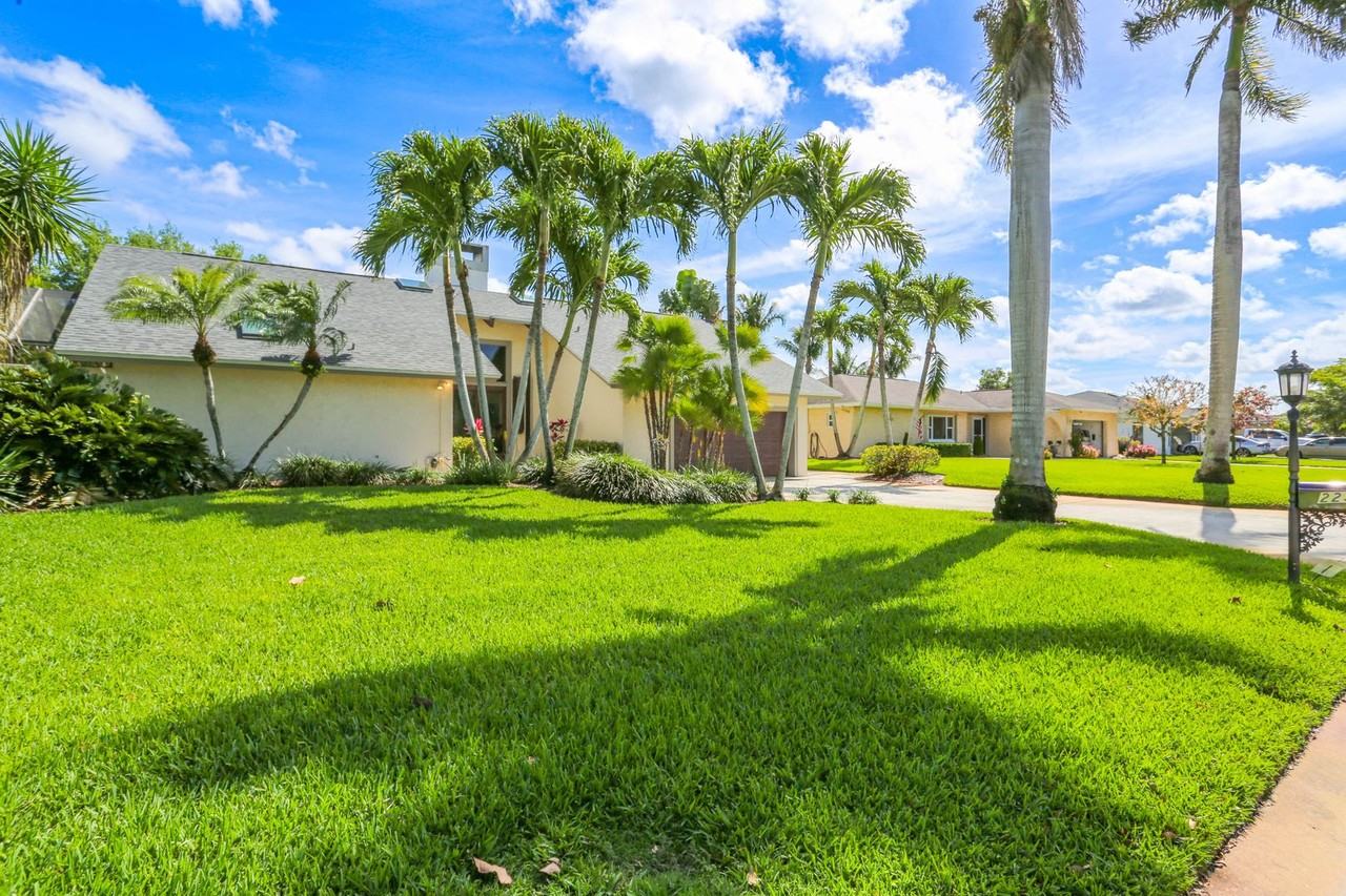 223 Forest Hills Boulevard - Photo 2 of 50