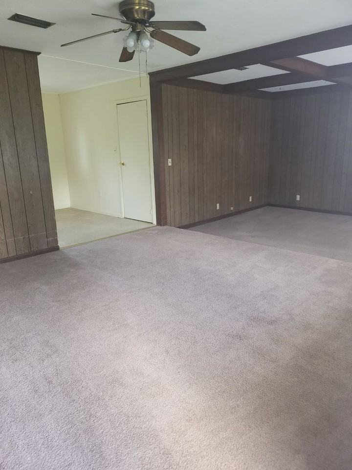 106 Rose Ave - Photo 3 of 6