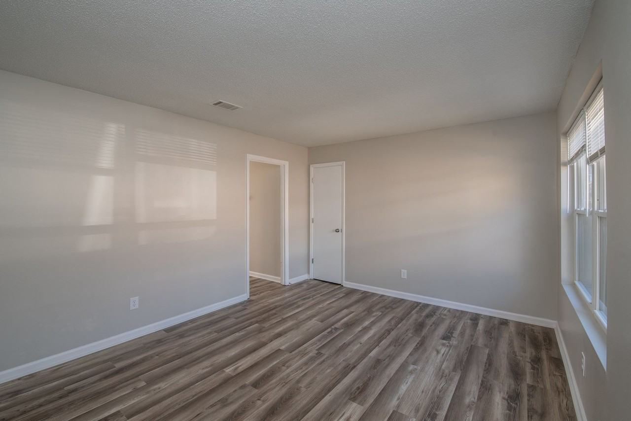 2311 Walden Dr - Photo 2 of 21