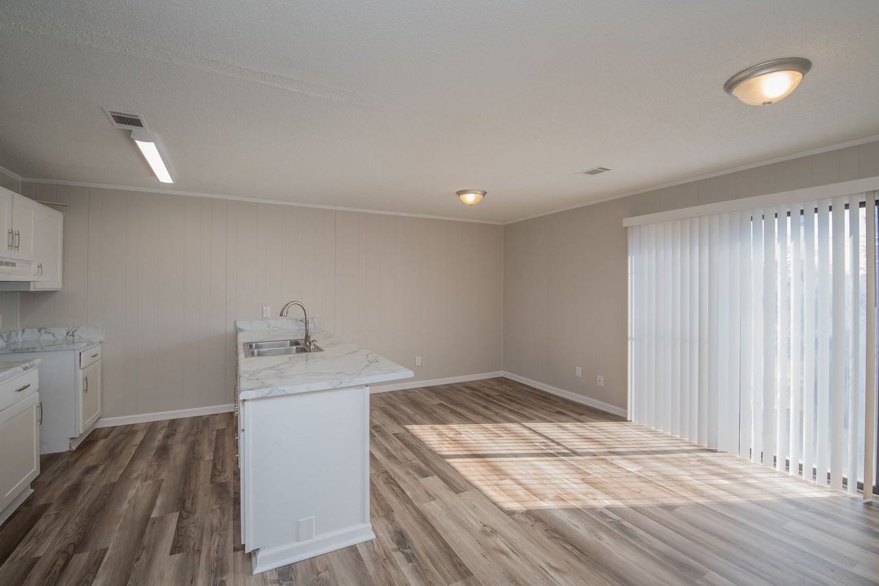 2311 Walden Dr - Photo 4 of 21