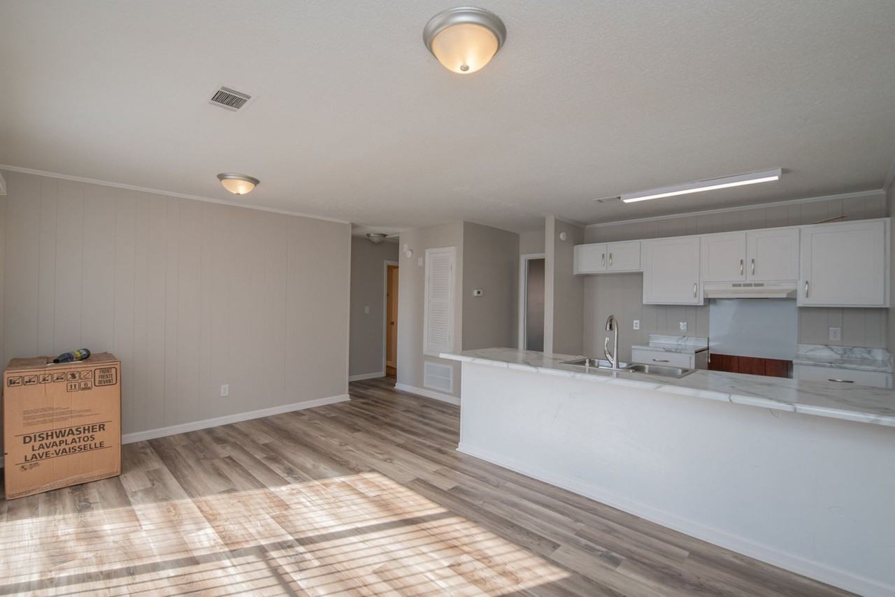 2311 Walden Dr - Photo 5 of 21