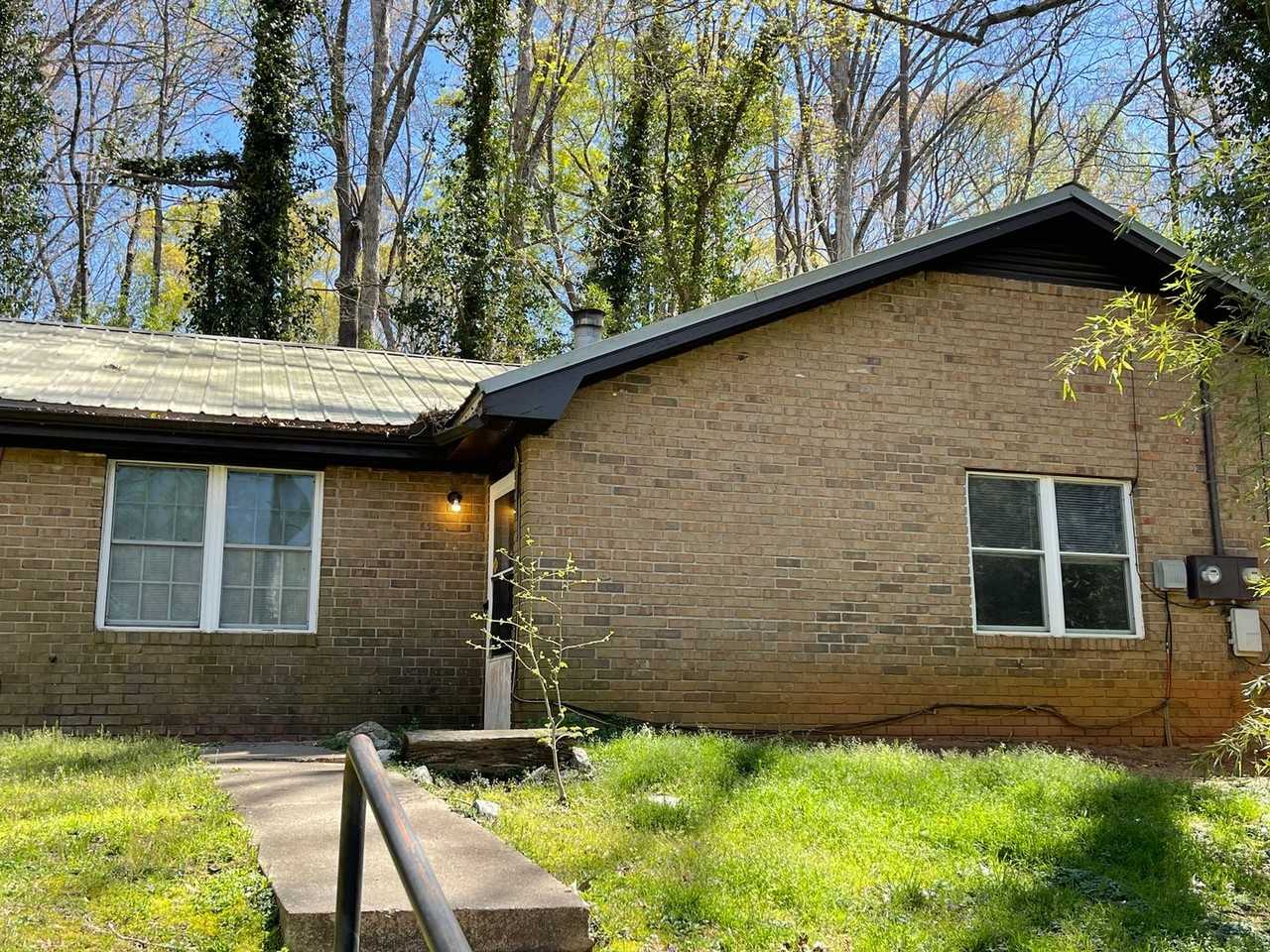 320 Edgewood Dr - Photo 3 of 23