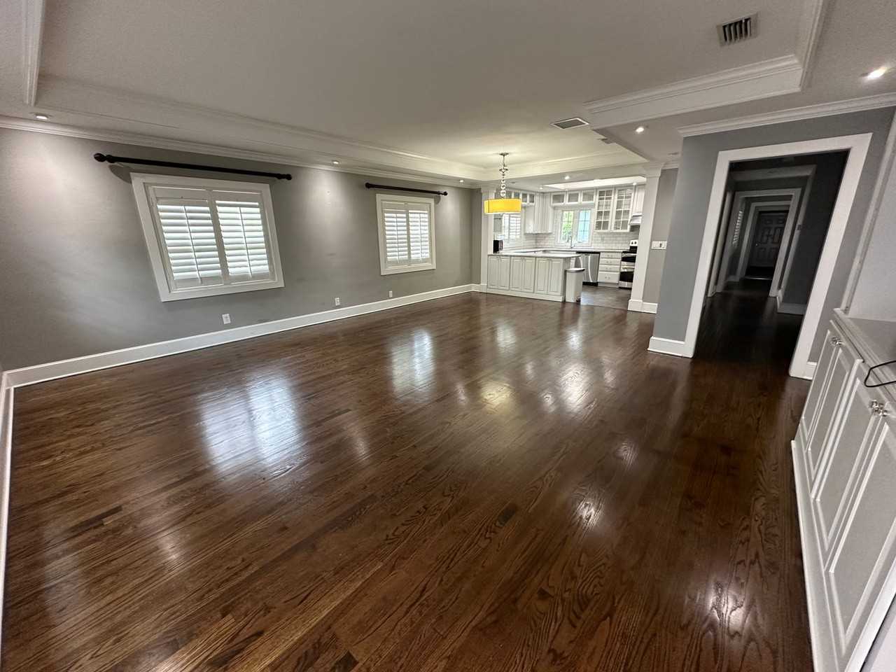 332 N Phelps Ave - Photo 3 of 18