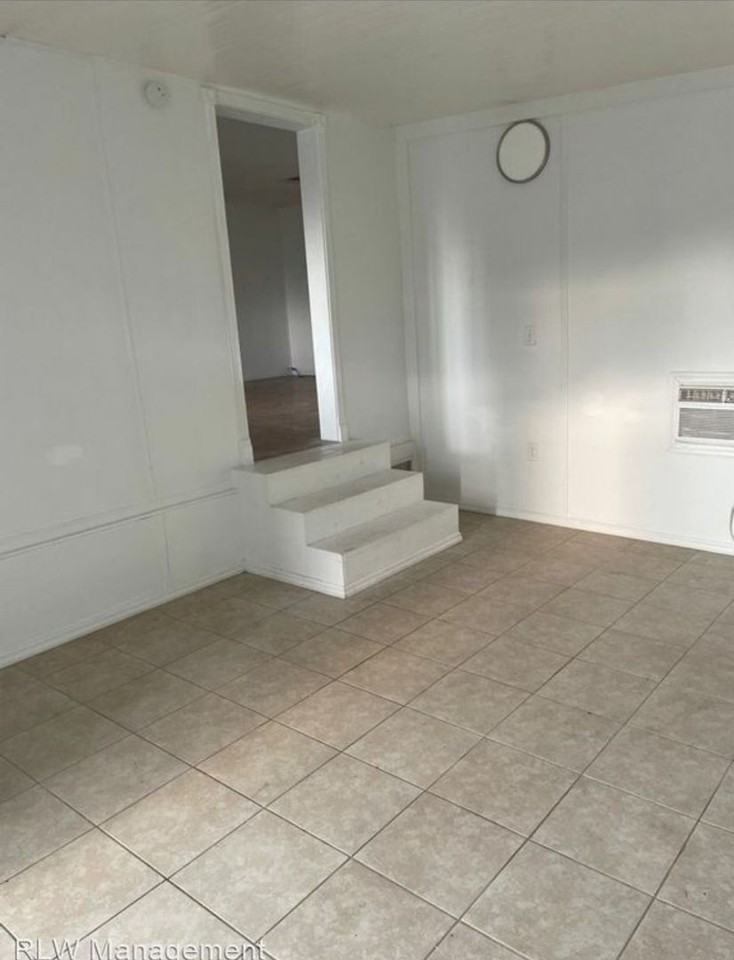 35229 Orange Grove Ln - Photo 2 of 8