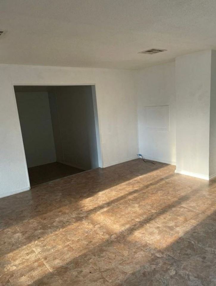 35229 Orange Grove Ln - Photo 4 of 8