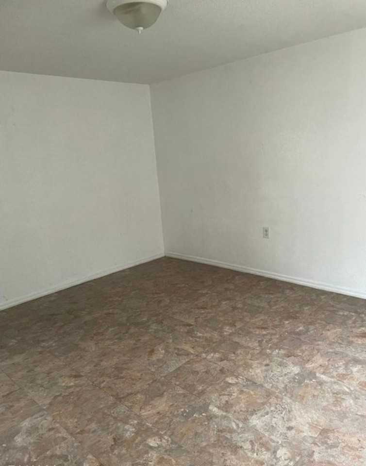 35229 Orange Grove Ln - Photo 7 of 8