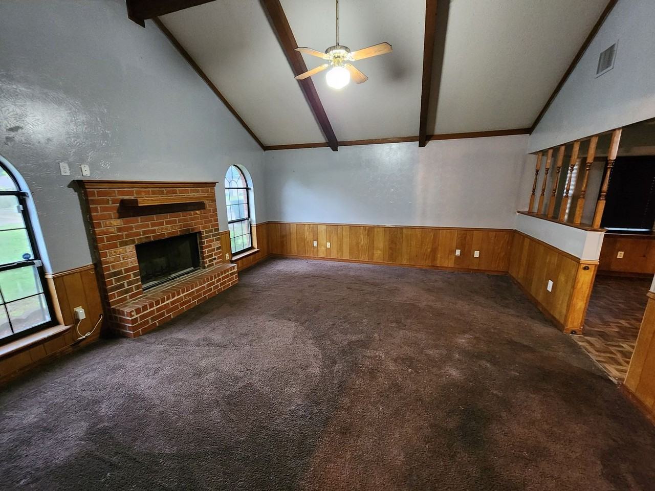 4215 Scenic Dr - Photo 3 of 10