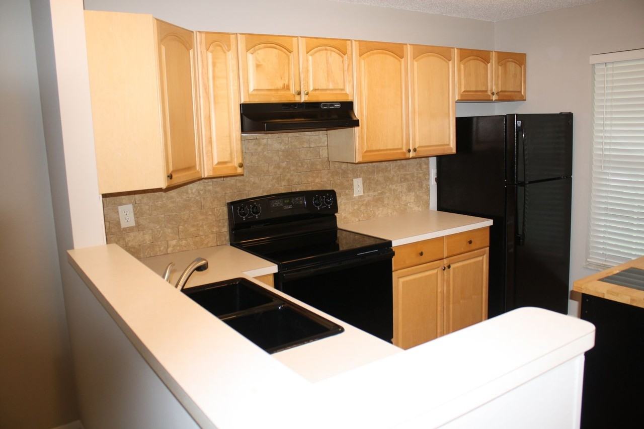 2949 Westmoreland Ct - Photo 3 of 18