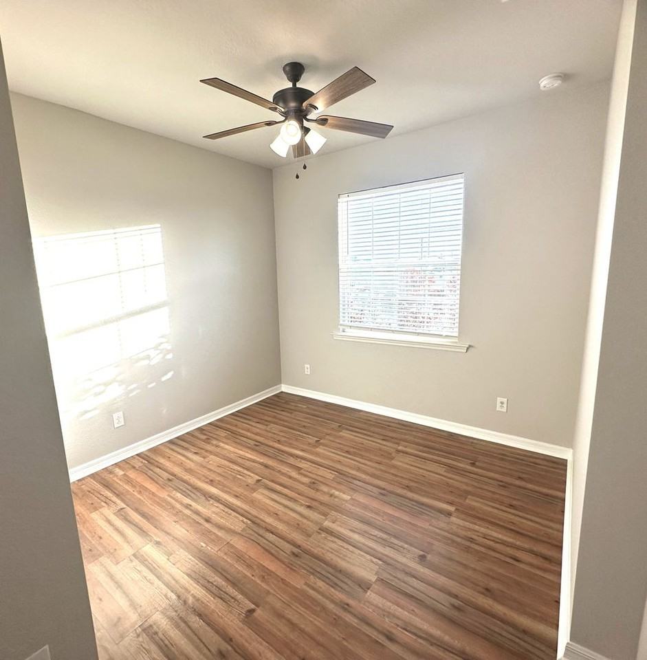 2430 Nw 7th Ave - Photo 5 of 20