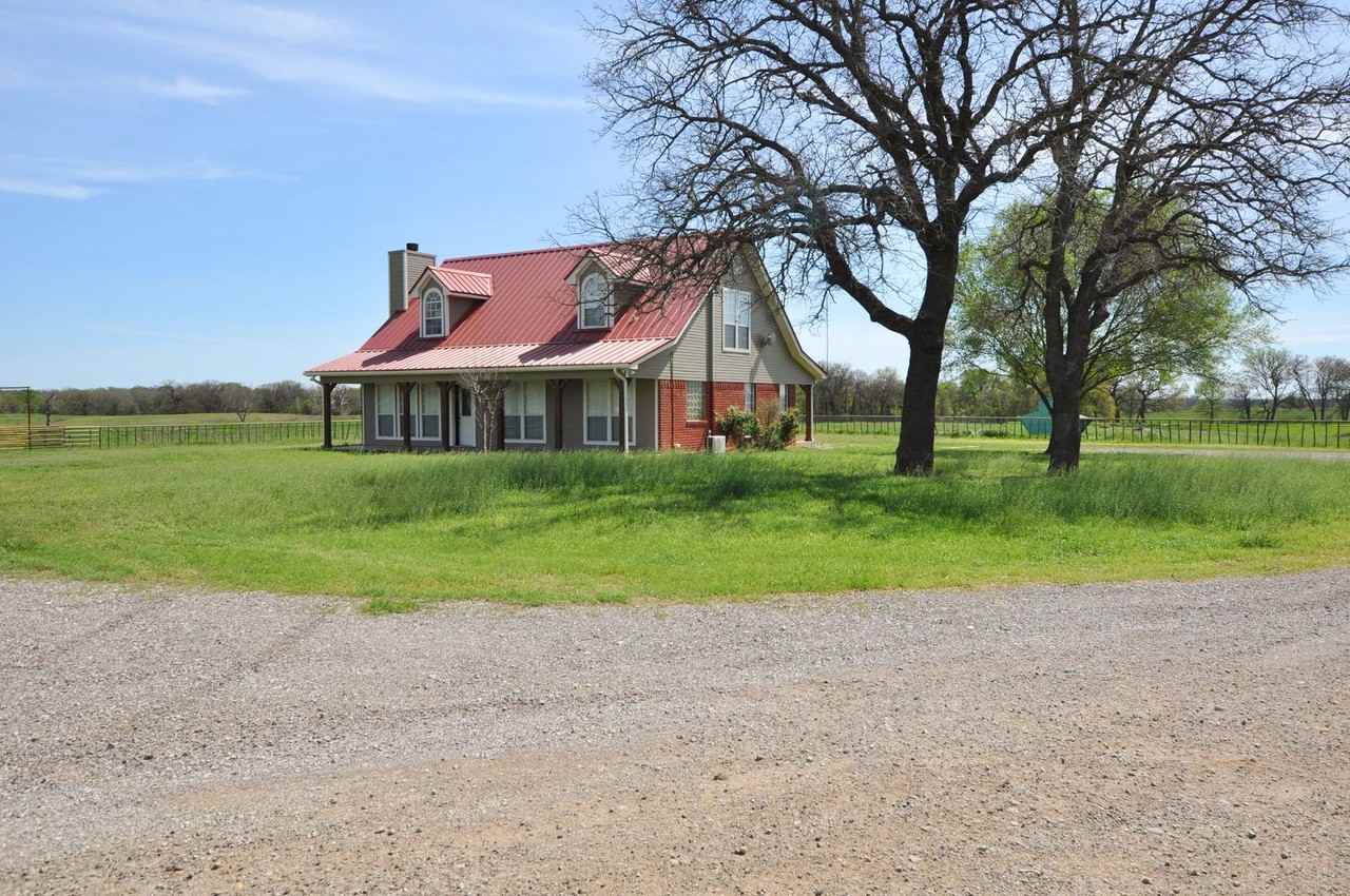 781 Hereford Ln - Photo 2 of 27