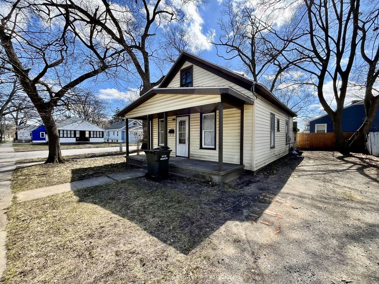 393 E Forest Ave - Photo 2 of 15