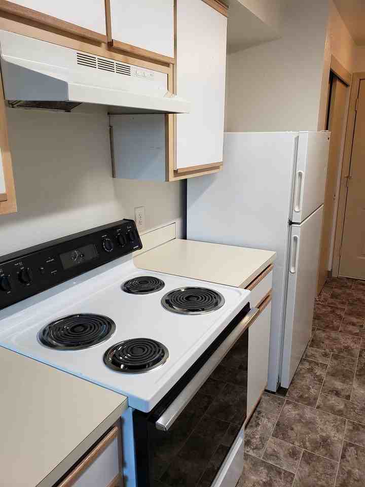 Premier Apartments - Photo 6 of 35