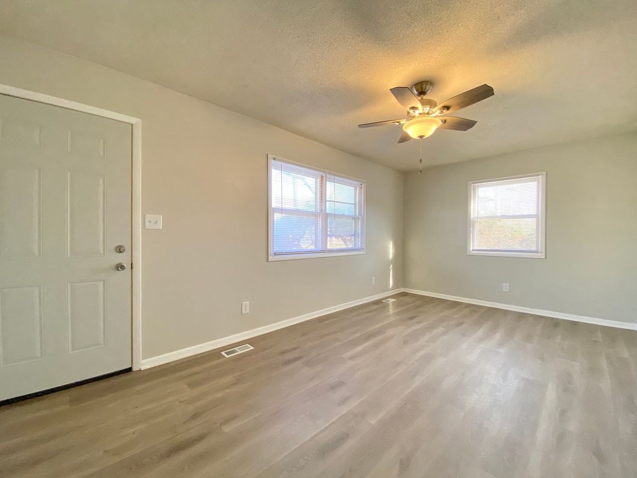 1101 N Baker - Photo 2 of 9