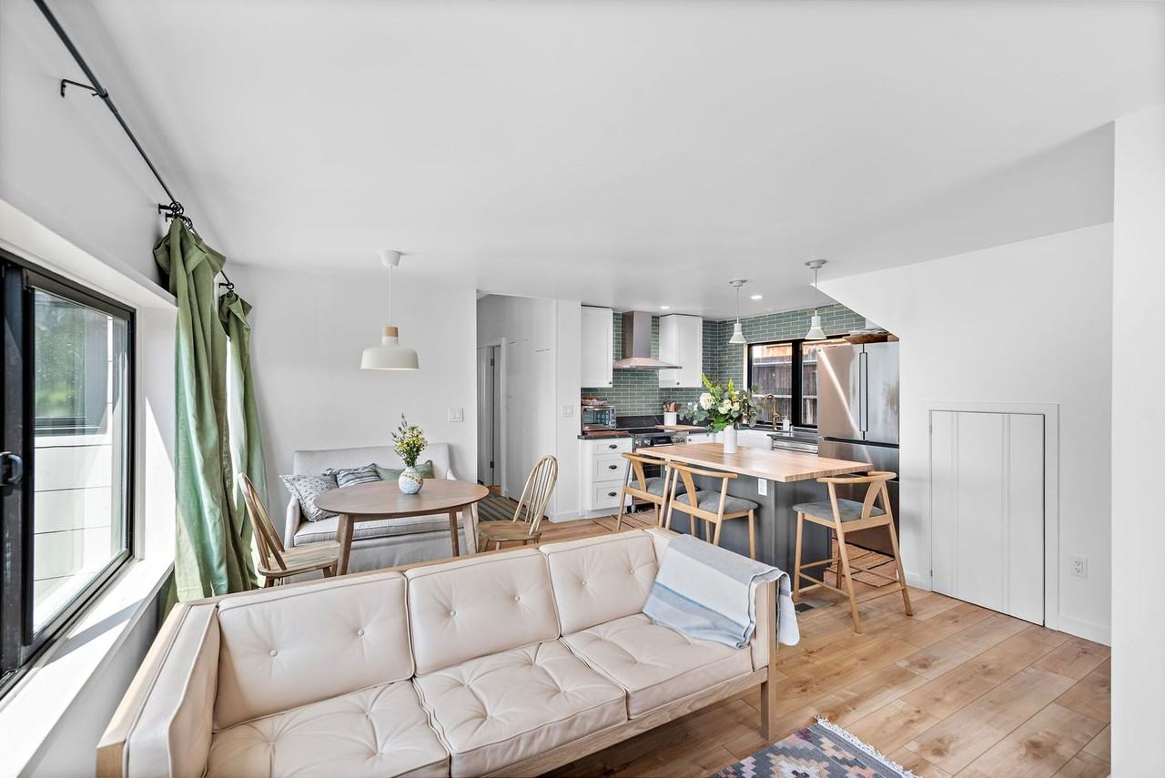 450 Ruby St - Photo 4 of 26