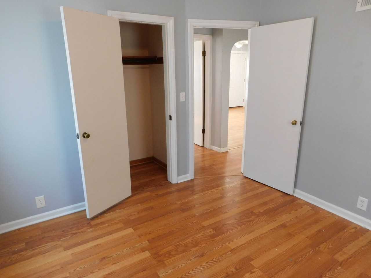 302 W Kelly Ave - Photo 2 of 15