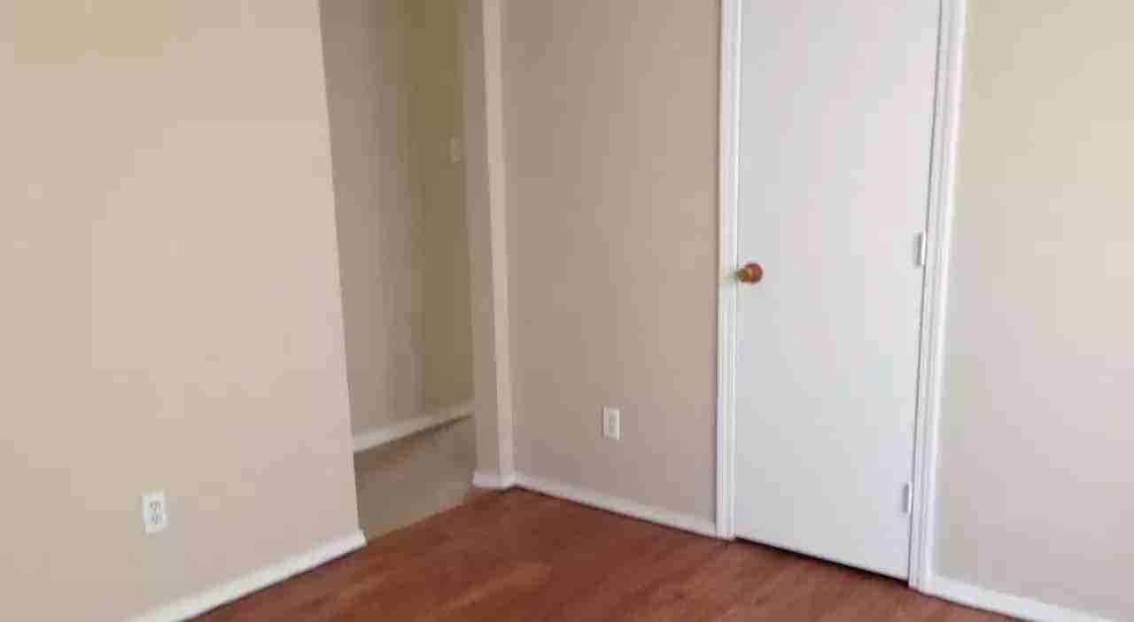 1205 E 50th Pl N - Photo 2 of 7