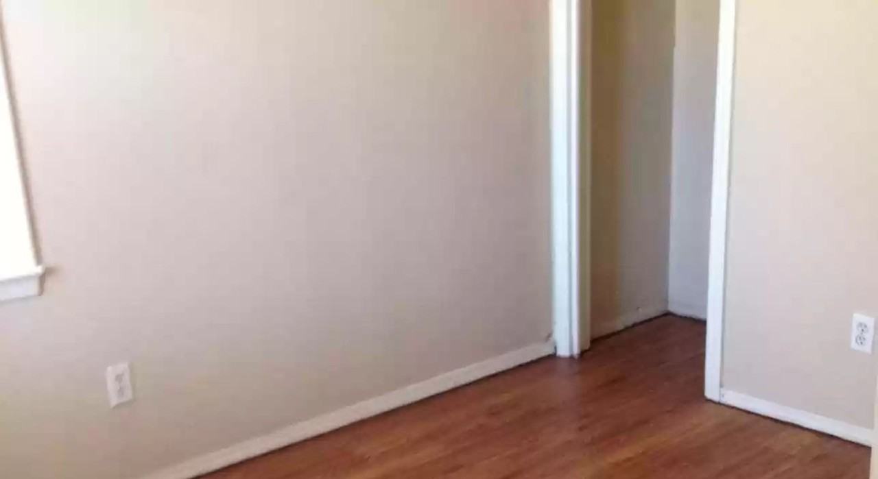 1205 E 50th Pl N - Photo 3 of 7