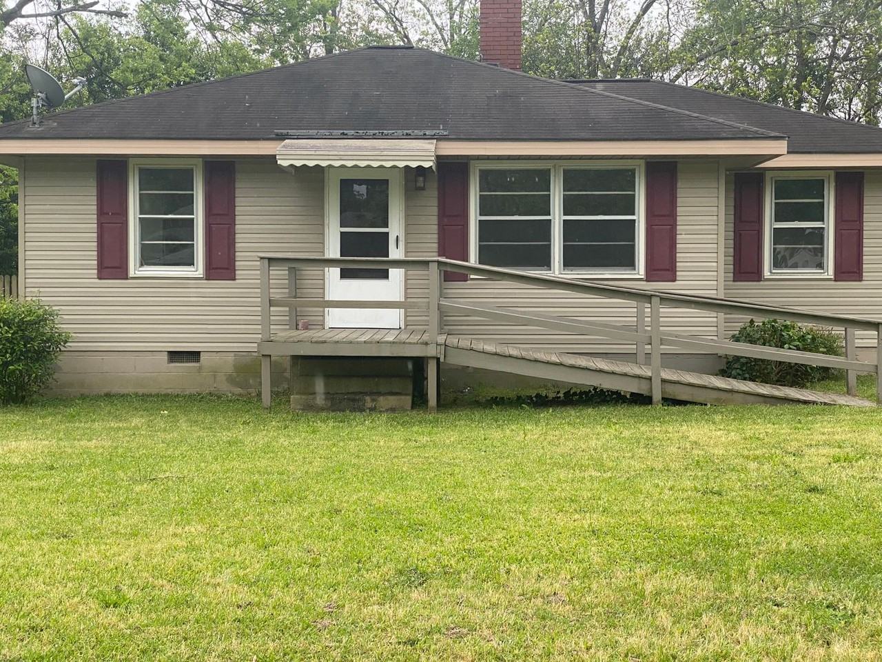 102 Bordeaux St, North Augusta, SC 29841 3 Bedroom House for 1,100