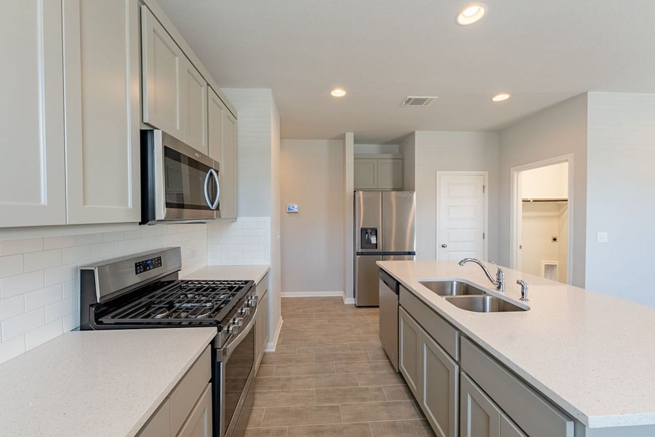 12411 Zenyatta Dr - Photo 5 of 22