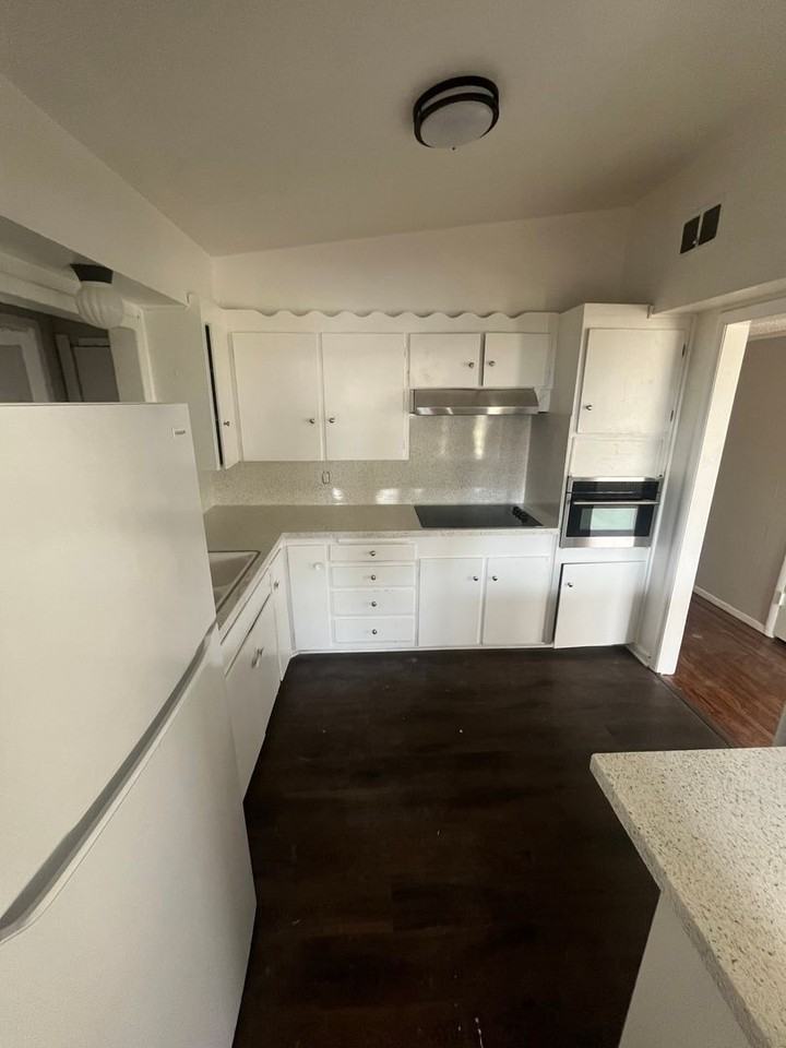 267 E 54th St N - Photo 3 of 24