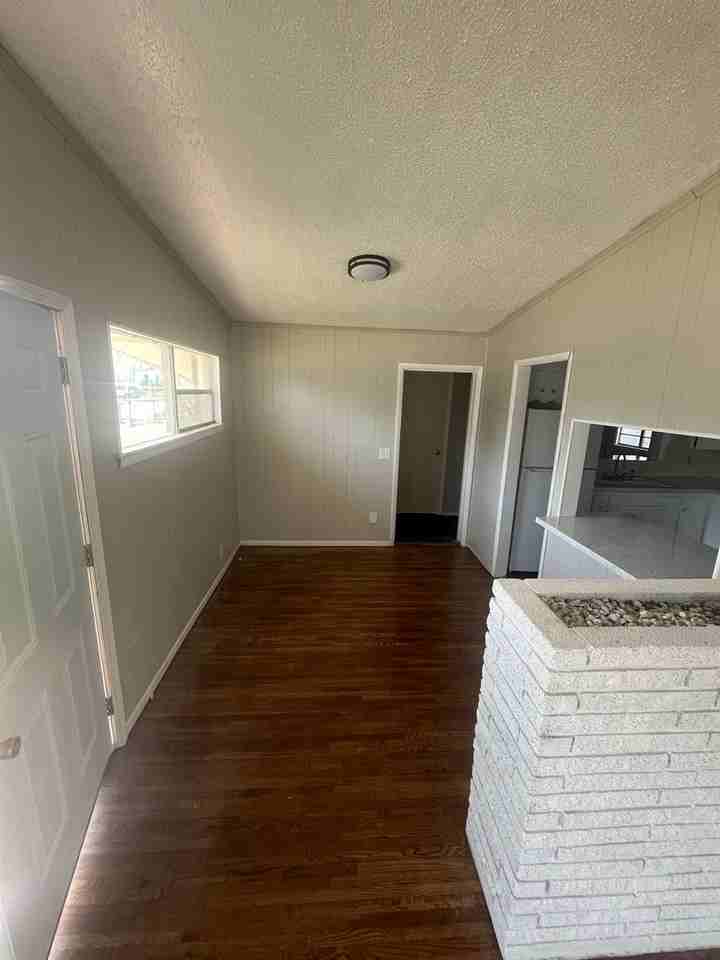 267 E 54th St N - Photo 4 of 24