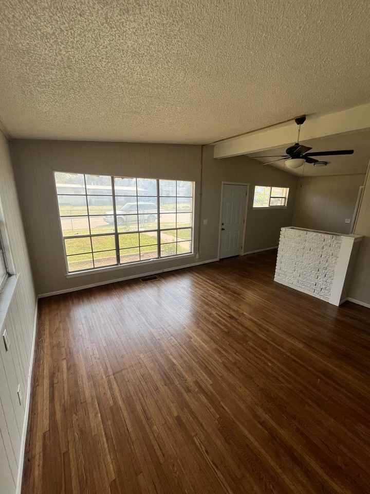 267 E 54th St N - Photo 6 of 24