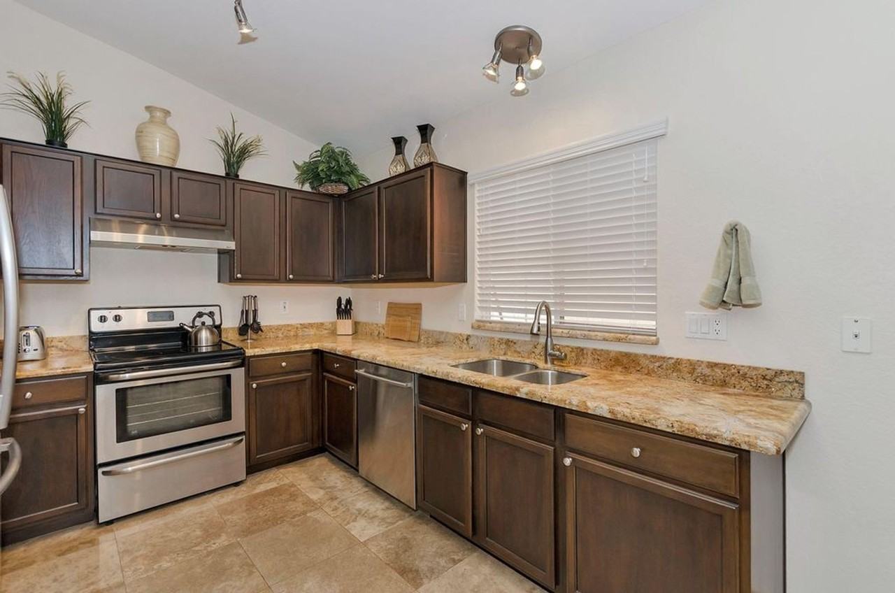 3332 N Sunaire - Photo 4 of 27