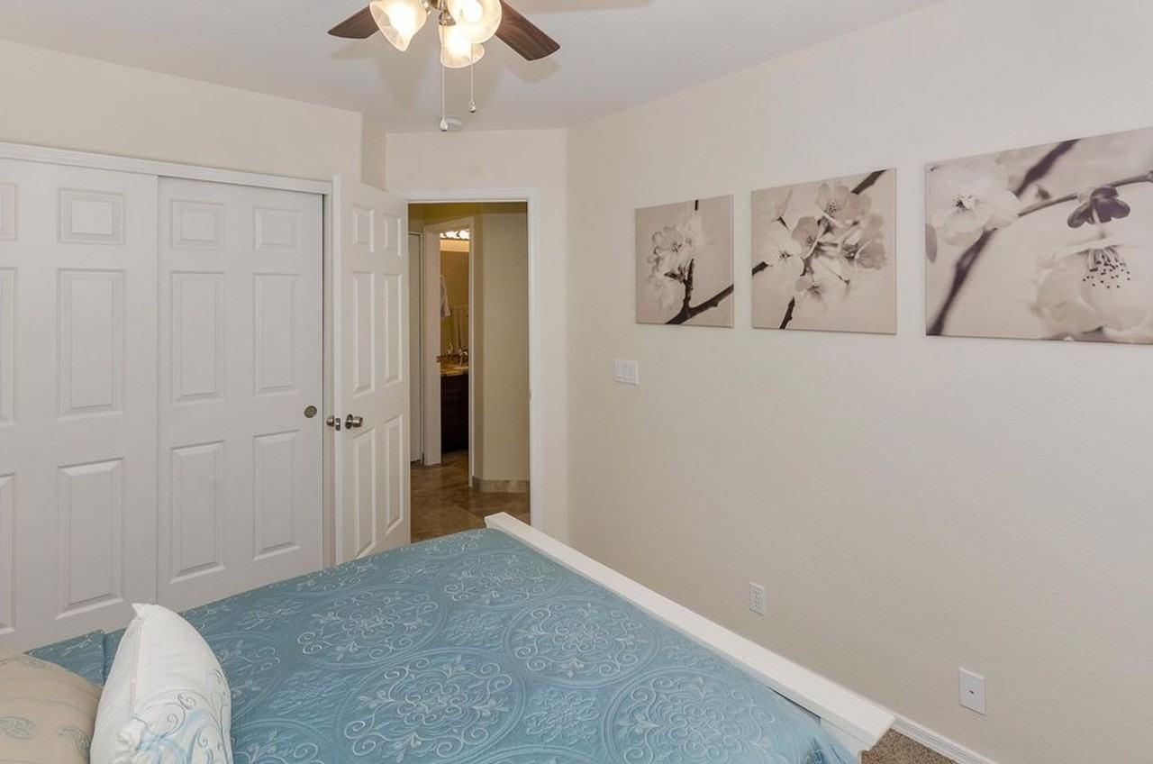 3332 N Sunaire - Photo 6 of 27