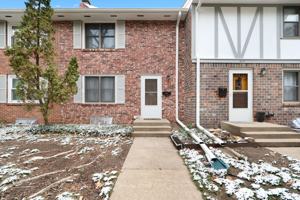 featured image of 411 Timberwick Pl