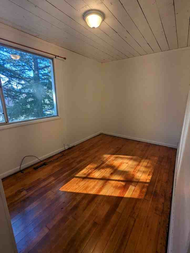 1108 12th St - Photo 5 of 23