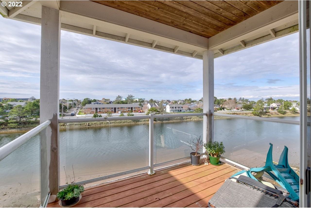 224 N Holladay Dr #301 - Photo 3 of 50