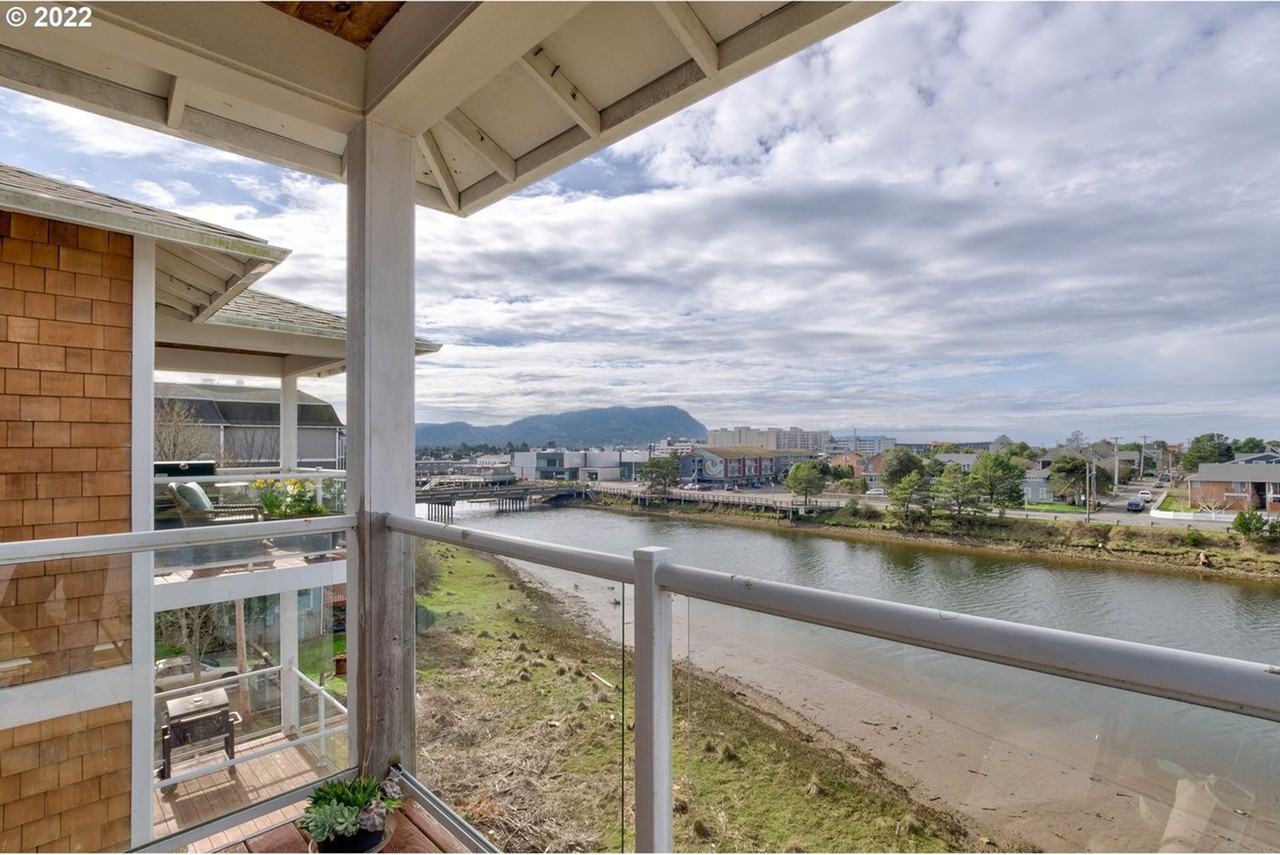 224 N Holladay Dr #301 - Photo 4 of 50