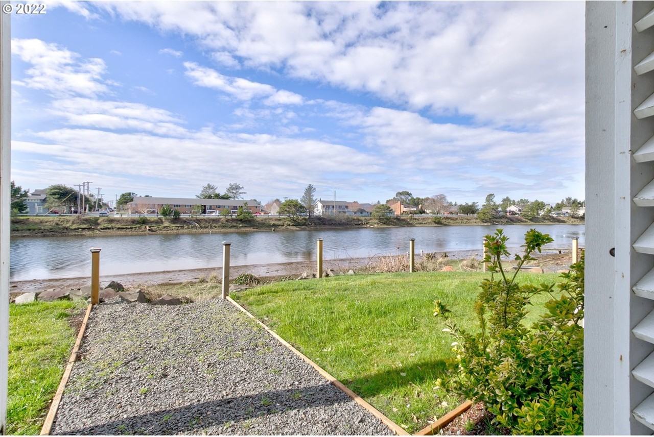 224 N Holladay Dr #301 - Photo 6 of 50