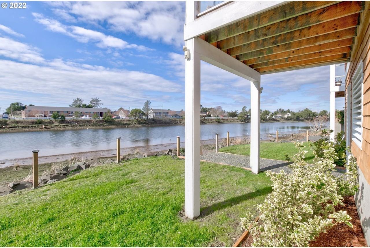 224 N Holladay Dr #301 - Photo 7 of 50