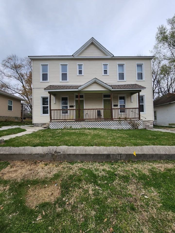 1027 Diamond St - Photo 2 of 12