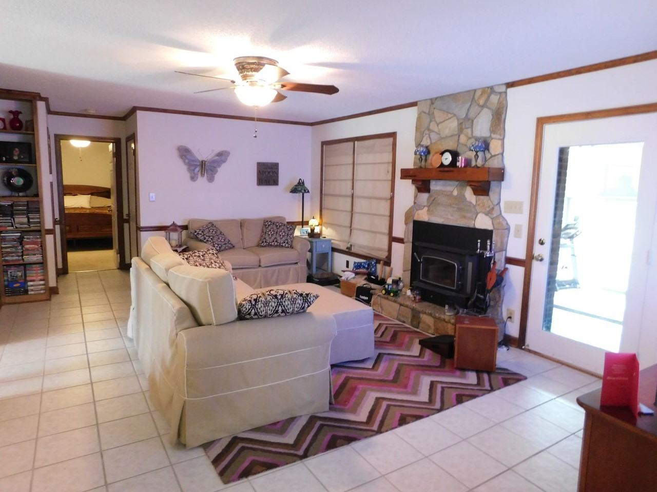 101 William Dr - Photo 2 of 26