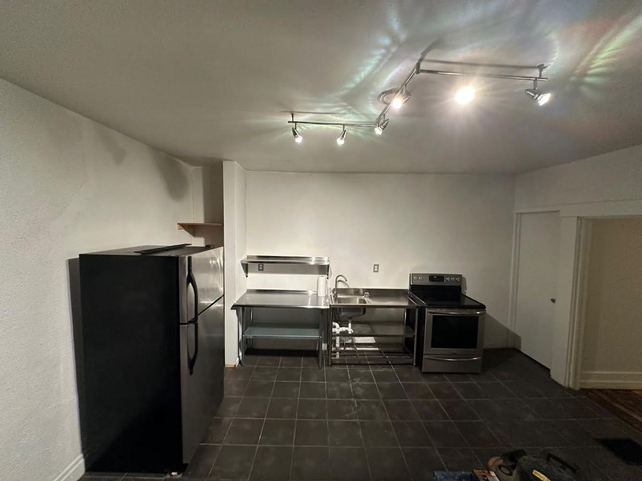 239 W 7th Ave - Photo 3 of 12