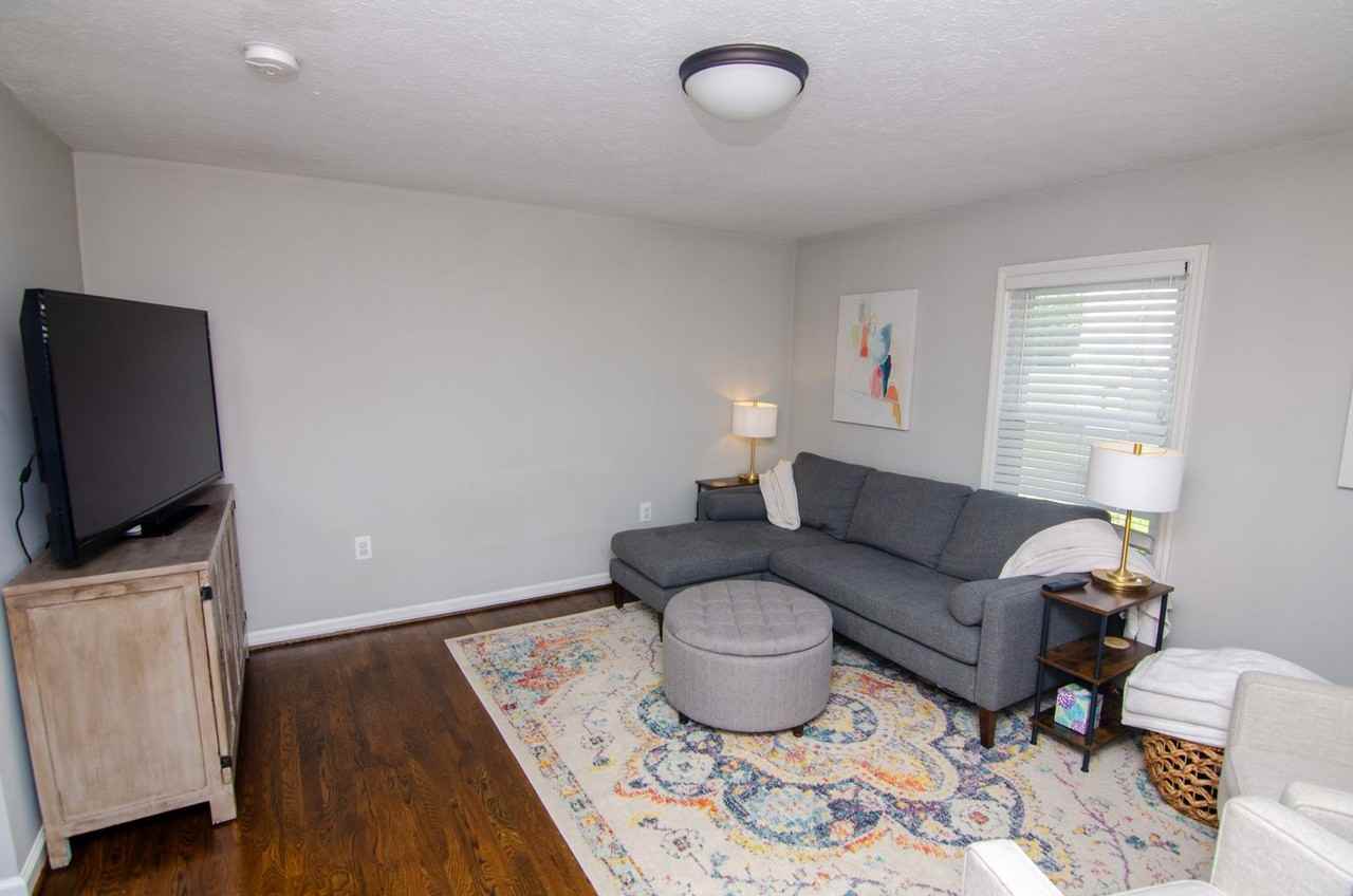 405 Mciver St - Photo 3 of 27