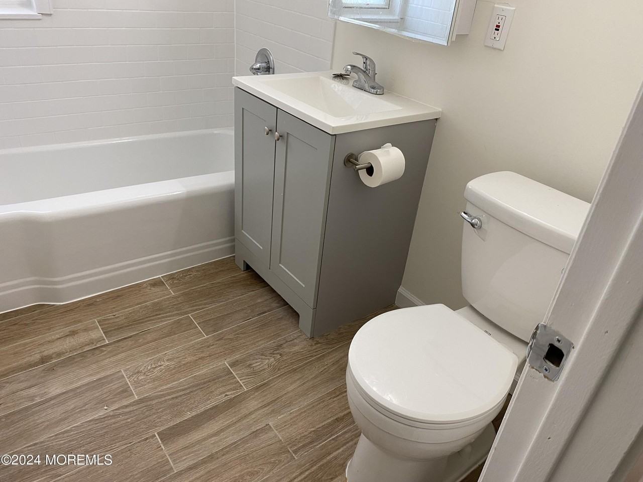 115 Wood St - Photo 2 of 3