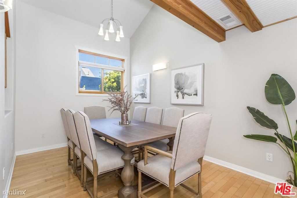 2411 4th St #2 - Photo 3 of 12