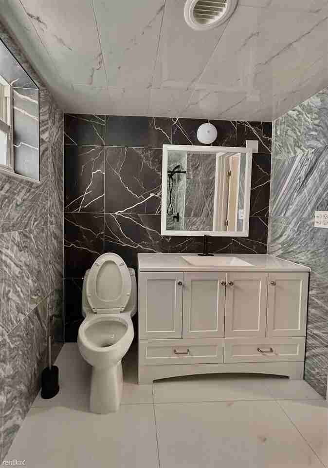 1400 Ne 191st St - Photo 2 of 33