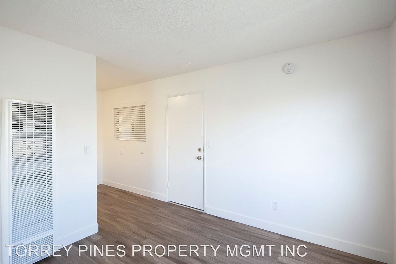 The Royal Apartments - Photo 2 of 8