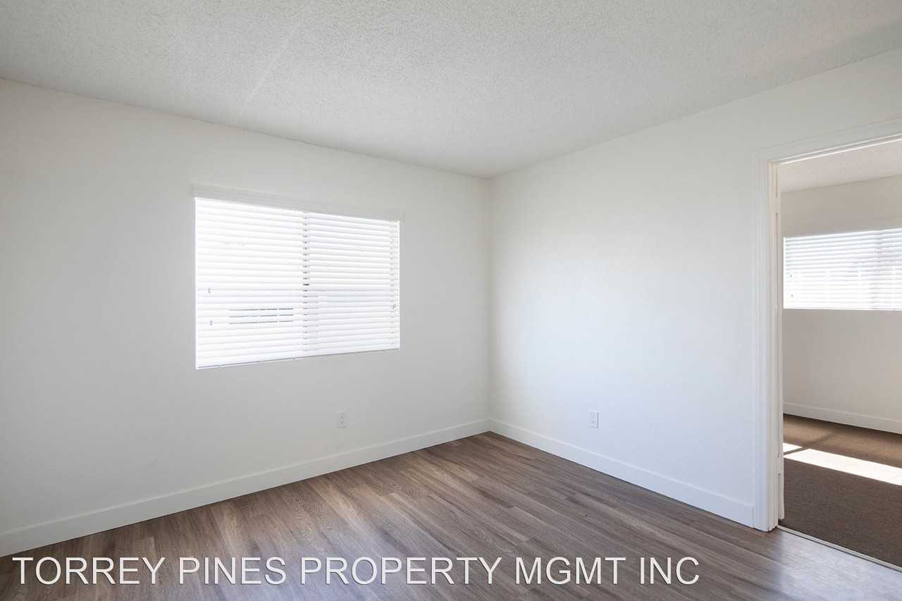 The Royal Apartments - Photo 3 of 8