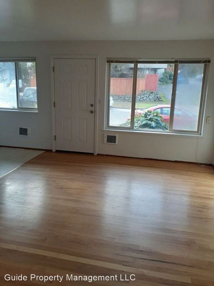 7216 California Avenue SW - Photo 2 of 9