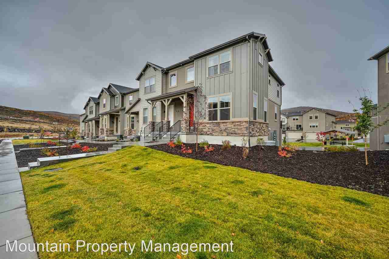 1097 W Wasatch Spring Rd - Photo 2 of 26