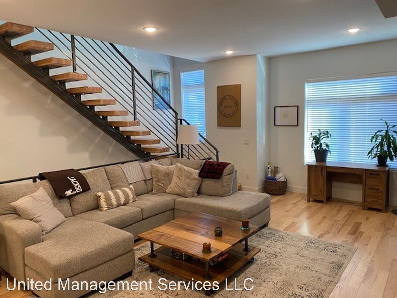 5467 S Prince St - Photo 3 of 15