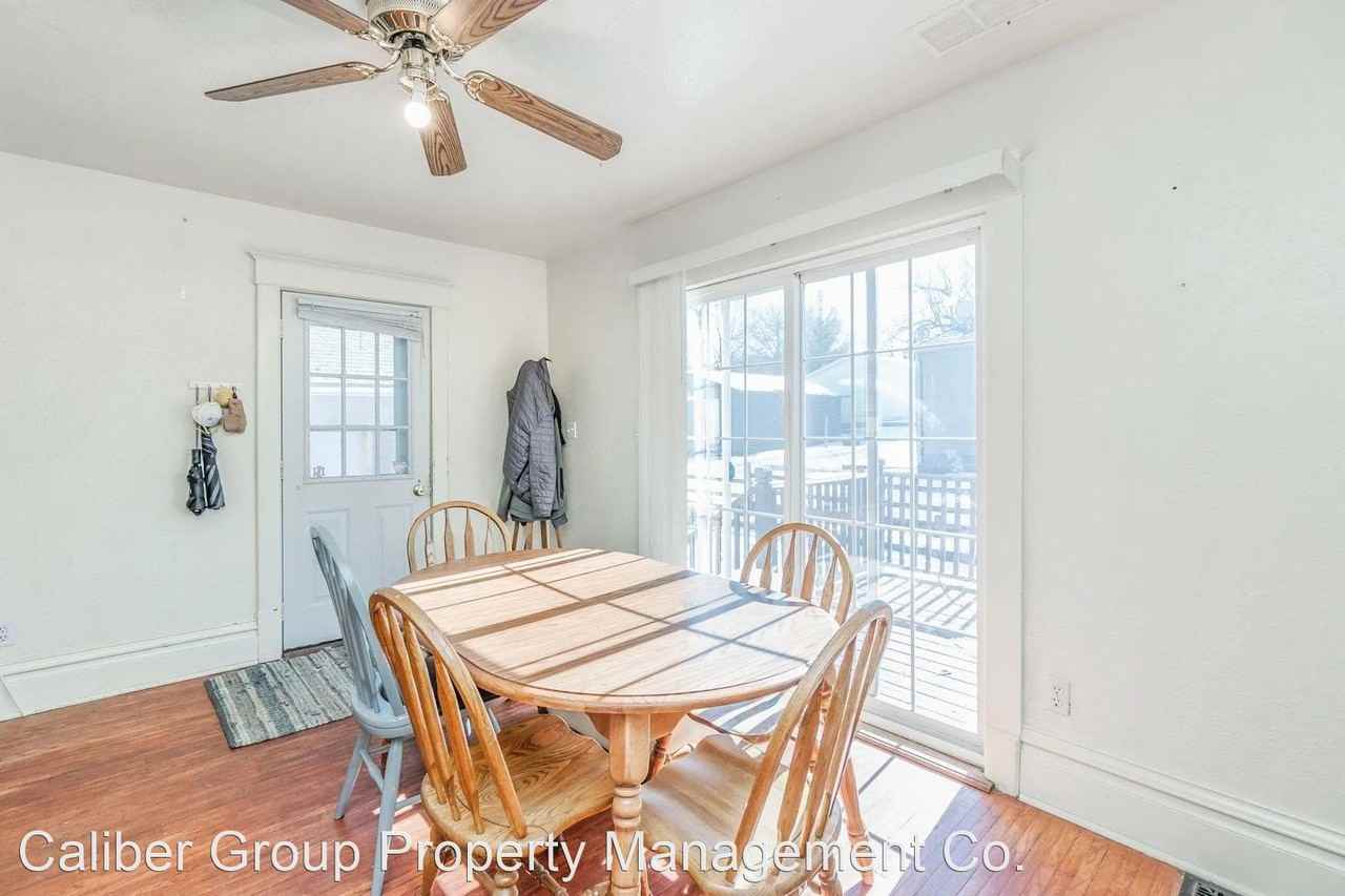 2204 Franklin St - Photo 2 of 6