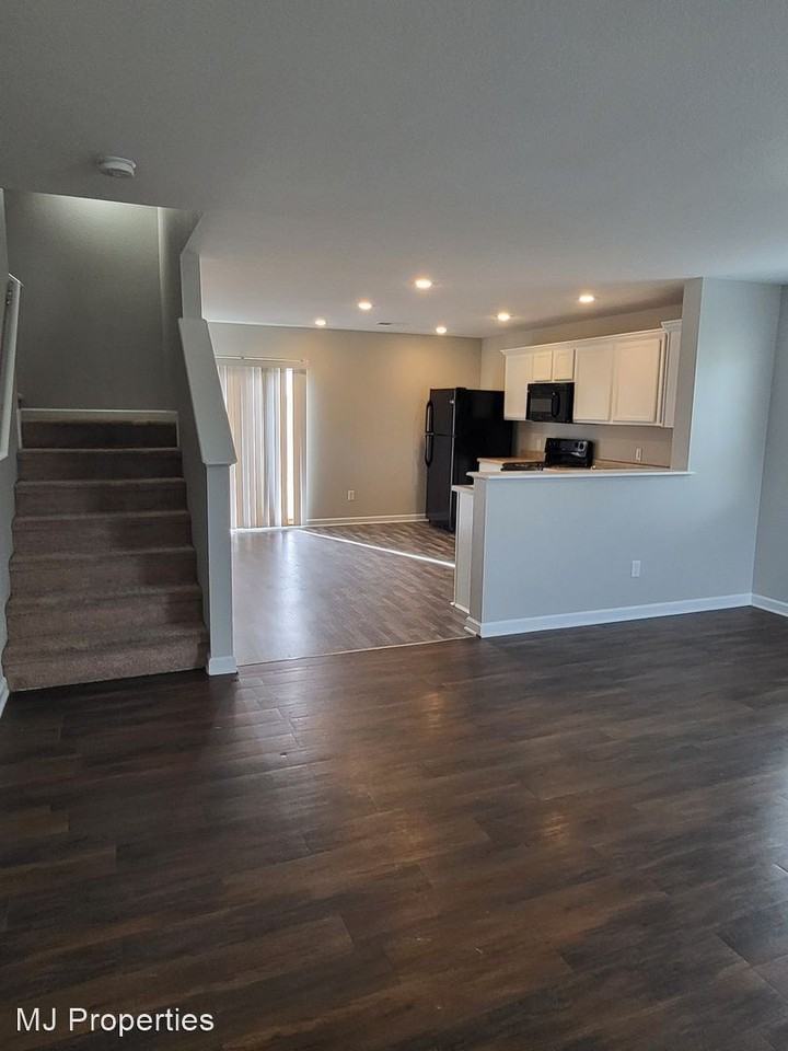 3611 Avalon Lake Dr - Photo 2 of 23