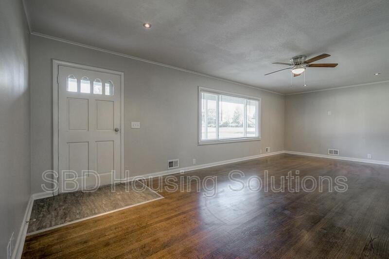 17205 E R D Mize Rd - Photo 3 of 8